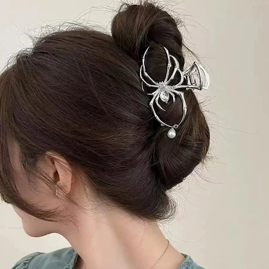 Chic Skull Claw Hair Clip