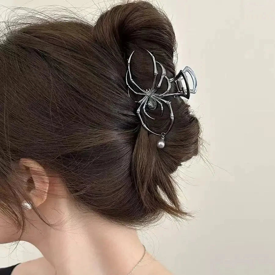 Chic Skull Claw Hair Clip